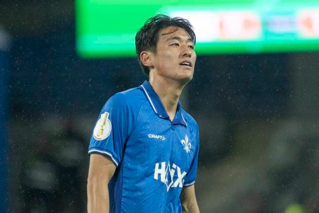 DFB Pokal SV Darmstadt 98 FC Schalke 04, 29 10 2025 Hiroki Akiyama SV Darmstadt 98 16 , cropped image, portrait portrait, SV Darmstadt 98 FC Schalke 04, Darmstadt, Merck Stadion am Böllenfalltor, 29 10 2025 Copyright: xBEAUTIFULxSPORTS Gawlikx