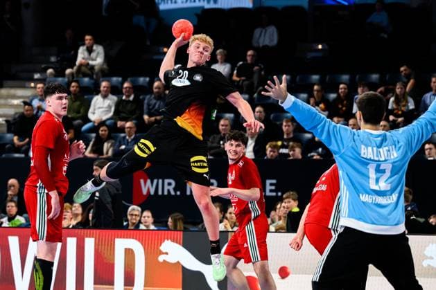 Nuremberg handball international U20 Germany Hungary Max Heydecke Germany , Adam Balogh Hungary Nuremberg PSD Bank Arena Bayern Germany