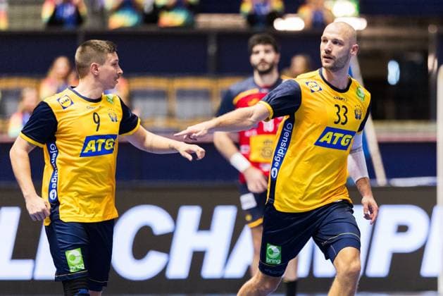 251030 Jerry Tollbring and Lukas Sandell of Sweden celebrate during the international friendly handball match between Sweden and Spain on October 30, 2025 in Linköping Photo Magnus Andersson BILDBYRAN COP 308 MN0202 handball handball handball international friendly sverige sweden spain bbeng bbauto jubel  Copyright: MAGNUSxANDERSSON BB251030MN026