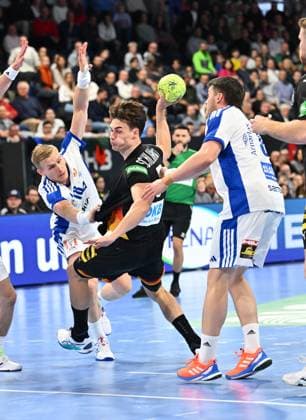 30 10 2025 Handball international Germany gg Iceland xwoxzix Miro Schluroff 5, Germany vs Elloi Snaer Vidarsson 18, Iceland Elvar Örn Jonsson 9, Iceland