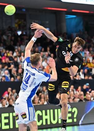 30 10 2025 Handball international Germany gg Iceland xwoxzix Omar Ingi Magnusson 14, Iceland Julian Köster 18, Germany