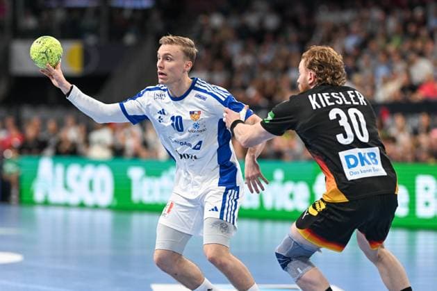 DHB 25 26 Germany Iceland on 30 10 2025 at PSD Bank Nuernberg ARENA in Nuremberg Gisli Kristjansson Magdeburg Iceland in a duel against Tom Kiesler Germany MT