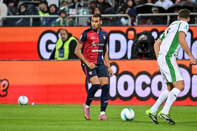 Riyad Idrissi of Cagliari Calcio during Cagliari Calcio vs US Sassuolo, Italian soccer Serie A match in Cagliari, Italy, October 30 2025  Copyright: xLuigixCanu IPAxSportx xipa-agency.netx xx IPA_67282897 IPA_Agency_IPA67282897