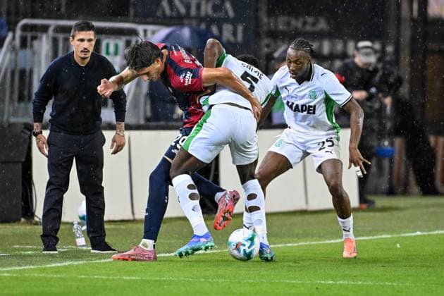 Gennaro Borrelli of Cagliari Calcio during Cagliari Calcio vs US Sassuolo, Italian soccer Serie A match in Cagliari, Italy, October 30 2025  Copyright: xLuigixCanu IPAxSportx xipa-agency.netx xx IPA_67282943 IPA_Agency_IPA67282943