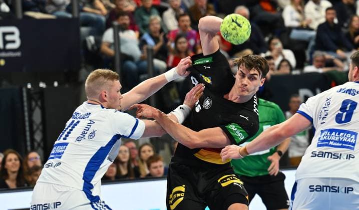 30 10 2025 Handball international Germany gg Iceland xwoxzix Ymir Örn Gislason 11, Iceland Miro Schluroff 5, Germany