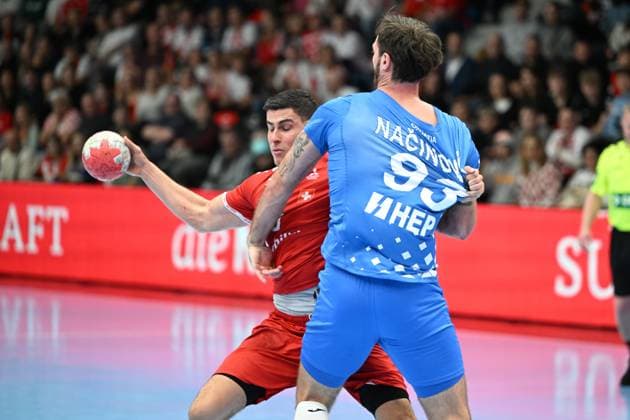 MURI BEI BERN, SWITZERLAND OCTOBER 30 Maros Luka of Switzerland l against Veron Nacinovic of Croatia r during the Handball international friendly Switzerland Croatia on October 30, 2025 in Muri bei Bern, Switzerland Muri bei Bern Die Mobiliar Arena Bern Switzerland Copyright: xJustPictures.ch ManuelxWinterbergerx jp-en-EuSpIm-MWI_4661