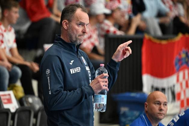 MURI BEI BERN, SWITZERLAND OCTOBER 30 Headcoach Dagur Sigurdsson of Croatia in action during the Handball international friendly Switzerland Croatia on October 30, 2025 in Muri bei Bern, Switzerland Muri bei Bern The Mobiliar Arena Bern Switzerland Copyright: xJustPictures.ch ManuelxWinterbergerx jp-en-EuSpIm-MWI_4688
