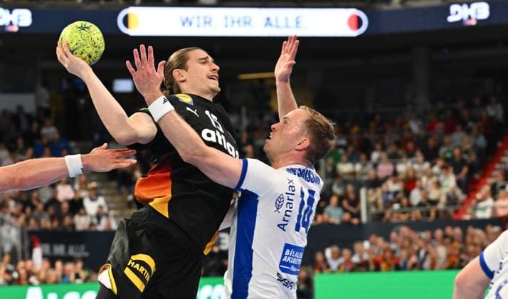 30 10 2025 Handball international Germany gg Iceland xwoxzix Juri Knorr 15, Germany Omar Ingi Magnusson 14, Iceland