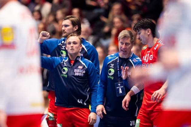 Mens handball Golden League in Trondheim Spektrum, Norway Denmark 33 38 Trondheim, Norway 20251030 Norways coach Jonas Liberg Wille, August Baskar Pedersen and Simen Ulstad Lyse during the Golden League Cup in mens handball in Trondheim Spektrum between Norway and Denmark Photo Ole Martin Wold NTB Trondheim Norway EDITORIAL USE ONLY RESTRICTED USE FOR BETTING COMPANIES  Copyright: xOlexMartinxWoldx xNTBx