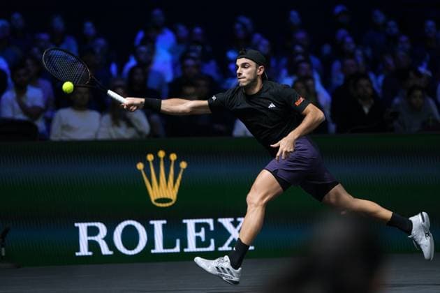 October 30, 2025, Nanterre, Hauts De Seine, France: FRANCISCO CERUNDOLO (ARG) returns the ball to JANNIK SINNER (ITA) during the round of 16 of Rolex Paris Masters 1000 tournament at La Defense Arena Stadium - Nanterre - France Nanterre France - ZUMAp119 20251030_zaf_p119_082 Copyright: xPierrexSteveninx