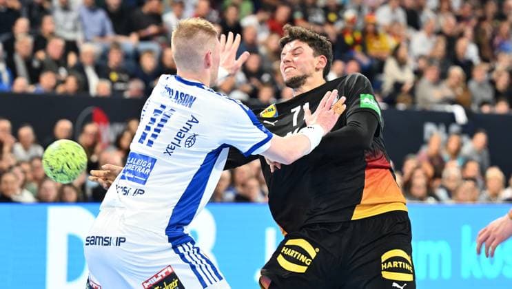 30 10 2025 Handball international Germany gg Iceland xwoxzix Ymir Örn Gislason 11, Iceland Marko Grgic 71, Germany