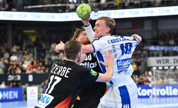 30 10 2025 Handball international Germany gg Iceland xwoxzix Lukas Zerbe 17, Germany Tom Kiesler 30, Germany Gisli Kristjansson 10, Iceland