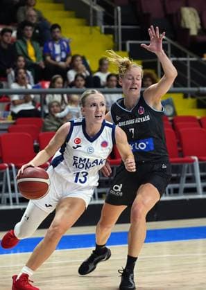 Emlak Konut v Saarlouis Royals - FIBA Europe Cup ISTANBUL, TURKIYE - OCTOBER 30: Petra Holesinska (13) of Emlak Konut action against Elina Koskimies (7) of Saarlouis Royals during the FIBA Europe Cup Group E week 4 basketball match between Emlak Konut and Saarlouis Royals at Ahmet Comert Sports Hall in Istanbul, Turkiye on October 30, 2025. Esra Bilgin Anadolu Istanbul Turkey. Editorial use only. Please get in touch for any other usage.  Copyright: x2025xAnadoluxEsraxBilginx