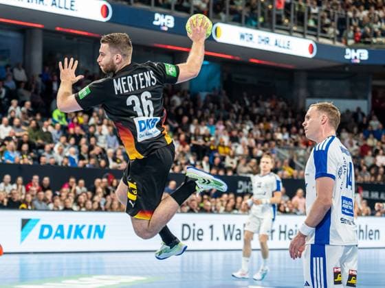 Lukas Mertens Germany, 36 comes free at the circle to throw, ,Germany vs Iceland, handball, international match, men, season 2025 2026, 30 10 2025, Germany vs Iceland, handball, international match, men, season 2025 2026, 30 10 2025 Nuremberg Copyright: xEibner-Pressefoto MichaelxSchmidx EP_MST