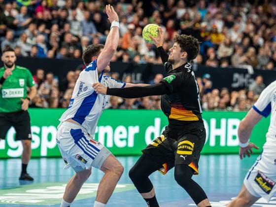 Mario Grgic Germany, 71 in duel with Elvar Oern Joensson Iceland, 09 , Germany vs Iceland, handball, international match, men, season 2025 2026, 30 10 2025, Germany vs Iceland, handball, international match, men, season 2025 2026, 30 10 2025 Nuremberg Copyright: xEibner-Pressefoto MichaelxSchmidx EP_MST
