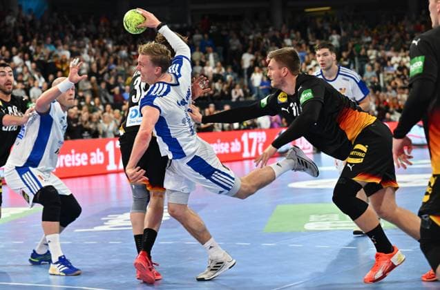 30 10 2025 Handball international Germany gg Iceland xwoxzix Gisli Kristjansson 10, Iceland Franz Semper 32, Germany
