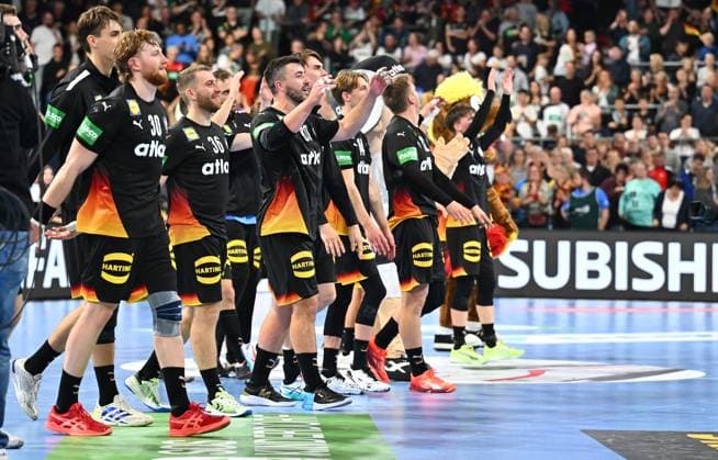 30 10 2025 Handball international match Germany gg Iceland xwoxzix team Team Germany cheering after the end of the match