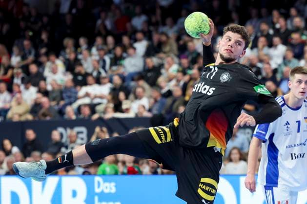 Marko Grgic (Germany) kontrolliert den Ball, Handball-Laenderspiel der Maenner, Germany vs Iceland, PSD Bank Arena am 30. October 2025 in Nuernberg, Deutschland. (Foto von Marco Steinbrenner DeFodi Images) Marko Grgic (Germany) controls the ball, Handball-Laenderspiel der Maenner, Germany vs Iceland, PSD Bank Arena, October 30, 2025 in Nuernberg, Germany. (Photo by Marco Steinbrenner DeFodi Images) Marko Grgic Germany controls the ball, Handball Laenderspiel der Maenner, Germany vs Iceland, PSD Bank Arena on October 30, 2025 in Nuremberg, Germany Photo by Marco Steinbrenner DeFodi Images Marko Grgic Germany controls the ball, Handball Laenderspiel der Maenner, Germany vs Iceland, PSD Bank Arena, October 30, 2025 in Nuremberg, Germany Photo by Marco Steinbrenner DeFodi Images