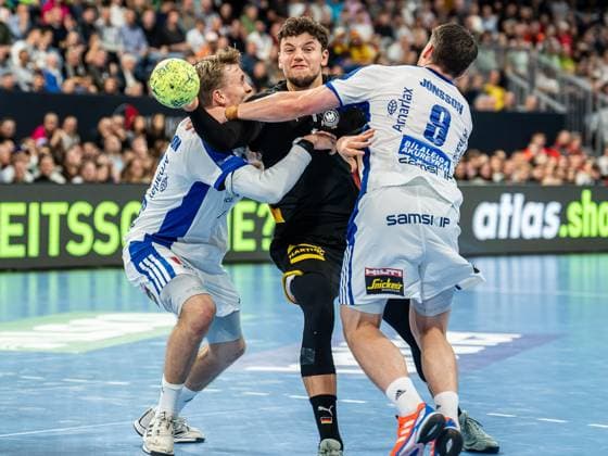 Mario Grgic Germany, 71 in duel with Yimir Oern Gislason Iceland, 11 and Elvar Oern Joensson Iceland, 09 , Germany vs Iceland, handball, international match, men, season 2025 2026, 30 10 2025, Germany vs Iceland, handball, international match, men, season 2025 2026, 30 10 2025 Nuremberg Copyright: xEibner-Pressefoto MichaelxSchmidx EP_MST