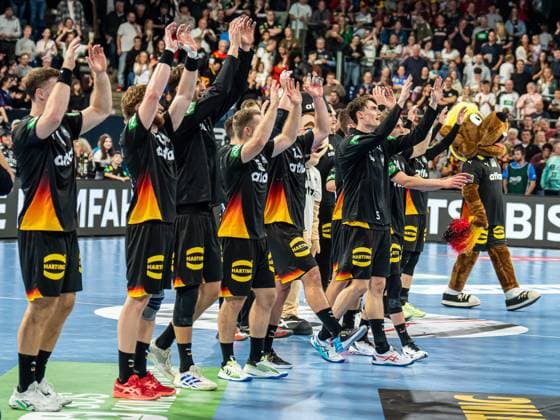 Germany at the La Ola after the match, Germany vs. Iceland, Handball, international match, men, 2025 2026 season, 30 10 2025, Germany vs. Iceland, Handball, international match, men, 2025 2026 season, 30 10 2025 Nuremberg Copyright: xEibner-Pressefoto MichaelxSchmidx EP_MST