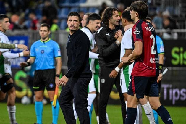 Fabio Pisacane Head Coach of Cagliari Calcio during Cagliari Calcio vs US Sassuolo, Italian soccer Serie A match in Cagliari, Italy, October 30 2025  Copyright: xLuigixCanu IPAxSportx xipa-agency.netx xx IPA_67286399 IPA_Agency_IPA67286399