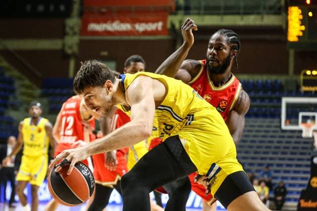 Maccabi Tel Aviv v KK Crvena zvezda - Turkish Airlines EuroLeague BELGRADE, SERBIA - OCTOBER 30: Roman Sorkin (9) of Maccabi Tel Aviv in action during Turkish Airlines EuroLeague basketball match between Maccabi Tel Aviv and KK Crvena zvezda at Aleksandar Nikolic Hall in Belgrade, Serbia on October 30, 2025. Filip Stevanovic Anadolu Belgrade Serbia. Editorial use only. Please get in touch for any other usage.  Copyright: x2025xAnadoluxFilipxStevanovicx