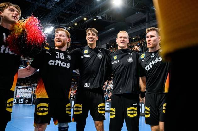 Nuernberg Handball Laenderspiel Germany Iceland from left Mathis Häseler Haeseler Germany , Tom Kiesler Germany , Julian Köster Koester Germany , Goalkeeper David Späth David Spaeth Germany , Johannes Golla Germany Final cheer Final cheer Emotion Joy Nuernberg PSD Bank Arena Bayern Germany