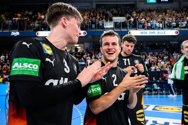 Nuremberg Handball Laenderspiel Germany Iceland v li Nils Lichtlein Germany , Tim Freihöfer Freihoefer Germany laughing smiling good-humored grinning grinning Nuremberg PSD Bank Arena Bayern Germany