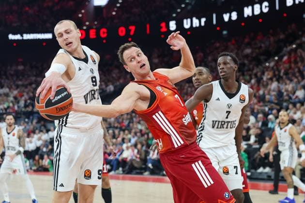 Alen Smailagic Virtus Bologna, 09 with Johannes Voigtmann FC Bayern Basketball, 07 , with Saliou Niang Virtus Bologna, 07 , with Isiaha Mike FC Bayern Basketball, 22 , GER, FC Bayern Basketball vs Virtus Bologna, Basketball, Euroleague, Matchday 8, Season 2025 2026, 30 10 2025, GER, FC Bayern Basketball vs Virtus Bologna, Basketball, Euroleague, Matchday 8, Season 2025 2026, 30 10 2025 Munich Copyright: xEibner-Pressefoto JennixMaulx EP_JML