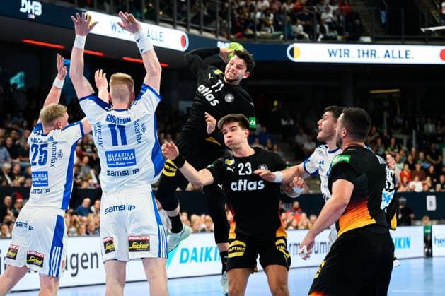 Nuremberg Handball Laenderspiel Germany Iceland v li Haukur Prastarson Iceland , Icelands Ymir Örn Gislason Iceland , Marko Grgic Germany , Renars Uscins Germany Nuremberg PSD Bank Arena Bayern Germany