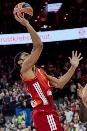 Turkish Airlines EuroLeague Basketball, FC Bayern Munich Basketball vs Virtus Bologna, Munich FC Bayern Basketball, Munich FC Bayern Basketball, Bologna Virtus, 2025 10 30 in Munich SAP Garden first points DINWIDDIE Spencer FC Bayern Munich Basketball Guard Nr26 BAY26 sportworld Munich SAP Garden Bayern Germany
