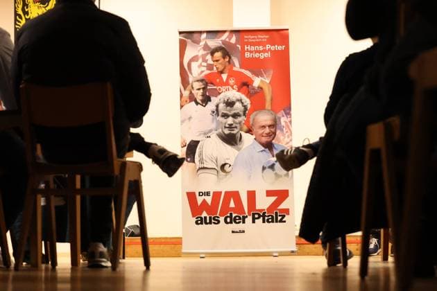 Football, book presentation with Hans-Peter Briegel in Frankweiler