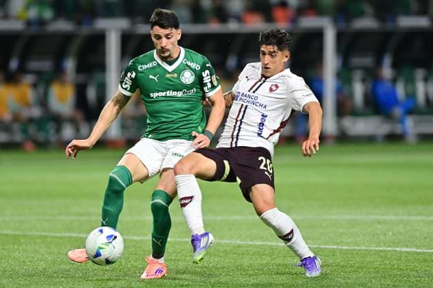 ALLIANZ PARQUE Sao Paulo (SP), 10 30 2025 - COPA LIBERTADORES DE AMERICA PALMEIRAS X LDU (EQU) - Palmeiras player Piquerez during the match between PALMEIRAS X LDU (EQU), valid for the second leg of the Copa Libertadores de America semi-final, held at Allianz Parque, on the evening of Thursday, October 30 (Photo: Eduardo Carmim Photo Premium SPP) 30930 (Eduardo Carmim, Eduardo Carmim SPP) Copyright: xEduardoxCarmim,xEduardoxCarmimx xSPPx spp-en-EdCaEdCa-libertadores_palmeiras_ldu_equ_319773