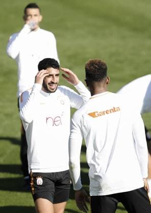 Training session of Galatasaray in Antalya ANTALYA, TURKEY - JANUARY 8: Tolga Cigerci (L) of Galatasaray attends the training session within the team s mid-season training camp in Antalya, Turkey on January 8, 2018. Antalya Turkey. Editorial use only. Please get in touch for any other usage.  Copyright: x2025xAnadoluxFatihxAktaÅüx