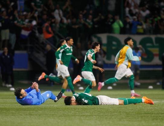 Match between Palmeiras x LDU Sao Paulo (SP) 10 30 2025 - Football Palmeiras x LDU - Player, during the match between Palmeiras and LDU, valid for the 2nd game of the Copa Libertadores semi-final, held at Allianz Parque, this Thursday (30). Sao Paulo Brasil Copyright: xAbraaoxSoaresx