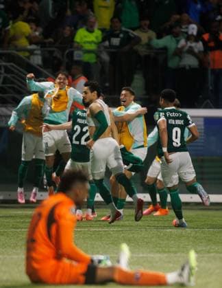 Match between Palmeiras x LDU Sao Paulo (SP) 10 30 2025 - Football Palmeiras x LDU - Player, during the match between Palmeiras and LDU, valid for the 2nd game of the Copa Libertadores semi-final, held at Allianz Parque, this Thursday (30). Sao Paulo Brasil Copyright: xAbraaoxSoaresx
