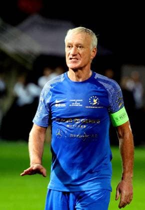 Didier Deschamps durant la première édition du « match des légendes » opposant l équipe des Légendes, les anciens de Cannes, à l équipe des Etoiles avec pour capitaine Didier Deschamps, au stade Pierre de Coubertin à Cannes, le 30 octobre 2025. Les Légendes cannoises, coachées par Luis Fernandez et supportées par Zinedine Zidane qui portait les couleurs cannoises, mais qui n a pas joué, ont remporté le match 3 à 2. Tous les bénéfices de la soirée seront reversés aux associations les Etoiles de l Espoir, à l association Adrien et à l association Clin d Oeil, qui oeuvrent pour les plus démunis et la jeunesse. Dominique Jacovides Bruno Bebert Bestimage First edition of the ‘match of legends’ between the Legends team, former Cannes players, and the Stars team captained by D. Deschamps, at the Pierre-de-Coubertin stadium in Cannes on october 30th 2025 Cannes France Copyright: xDominiquexJacovidesx-xBrunoxBebertx xBestimagexDominiquexJacovidesx-xBrunoxBebertx xBestimagex