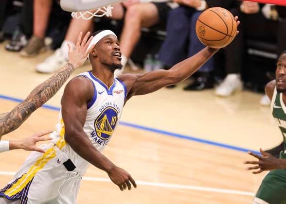 (251031) -- MILWAUKEE, Oct. 31, 2025 -- Golden State Warriors Jimmy Butler III competes during the 2025-2026 NBA, Basketball Herren, USA regular season game between Milwaukee Bucks and Golden State Warriors in Milwaukee, the United States, on Oct. 30, 2025. (Photo by Xinhua) (SP)U.S.-MILWAUKEE-BASKETBALL-NBA-BUCKS VS WARRIORS JoelxLerner 