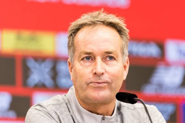 Press conference Bayer 04 Leverkusen, 31 10 2025 LEVERKUSEN, GERMANY OCTOBER 31 Kasper Hjulmand Head coach Bayer 04 Leverkusen during the pre game press conference before the Bundesliga match between Bayer 04 Leverkusen and FC Bayern Muenchen at BayArena on October 31, 2025 in Leverkusen, Germany DFL REGULATIONS PROHIBIT ANY USE OF PHOTOGRAPHS AS IMAGE SEQUENCES AND OR QUASI VIDEO Copyright: xBEAUTIFULxSPORTS Wunderlx
