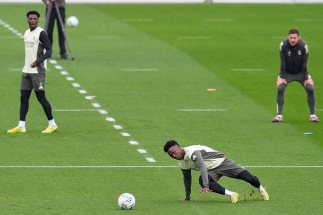 October 31, 2025, Valdebebas, Madrid, Spain: Vinicius Junior during the training day of Real Madrid ahead the Spanish League, LaLiga EA Sports, football match against Valencia CF at Ciudad Deportiva Real Madrid on October 31, 2025, in Valdebebas, Madrid, Spain. Valdebebas Spain - ZUMAa181 20251031_zaa_a181_028 Copyright: xDennisxAgyemanx