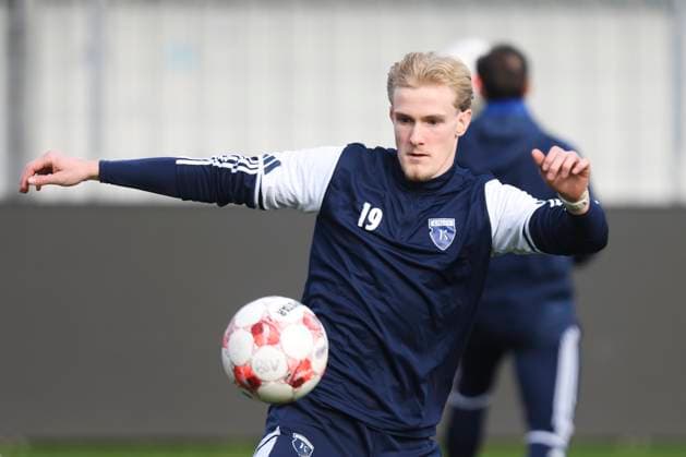 31 10 2025, Football, Men, Regionalliga Nord, Training, BSV Kickers Emden Theo Schröder blue 19 BSV Kickers Emden Emden Ostfriesland Stadion Niedersachsen Germany