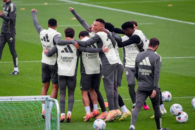 Real Madrid Training Session Players of Real Madrid (from L to R) Trent Alexander-Arnold, Brahim Diaz, Kylian Mbappe, Vinicius Junior are seen celebrating during the Training Session ahead of their LaLiga EA Sports match against Valencia CF at Ciudad Real Madrid on October 31, 2025 in Madrid, Spain. Valdebebas Ciudad Real Madrid Madrid Spain Copyright: xAlbertoxGardinx AGardin_20251031_Foot_Liga_ReaMad_PC_0242