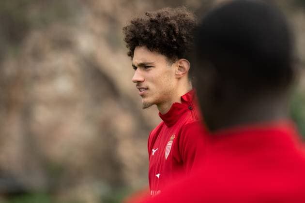 AS Monaco Training - La Turbie Maghnes Akliouche of AS Monaco seen training on the eve of the Ligue 1 McDonald s match against Paris FC, at the AS Monaco training center in La Turbie, France, on October 31, 2025. Photo by Laurent Coust ABACAPRESS.COM LA TURBIE France  Copyright: xCoustxLaurent ABACAx