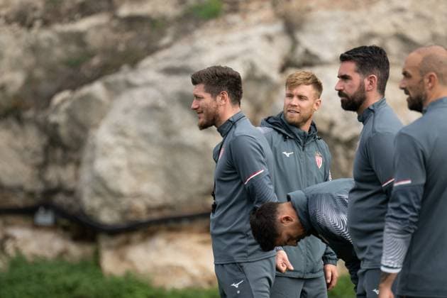 AS Monaco Training - La Turbie Coach Sebastien Pocognoli of AS Monaco with staff seen training on the eve of the Ligue 1 McDonald s match against Paris FC, at the AS Monaco training center in La Turbie, France, on October 31, 2025. Photo by Laurent Coust ABACAPRESS.COM LA TURBIE France  Copyright: xCoustxLaurent ABACAx