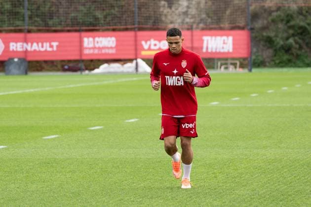 AS Monaco Training - La Turbie Vanderson of AS Monaco seen training on the eve of the Ligue 1 McDonald s match against Paris FC, at the AS Monaco training center in La Turbie, France, on October 31, 2025. Photo by Laurent Coust ABACAPRESS.COM LA TURBIE France  Copyright: xCoustxLaurent ABACAx