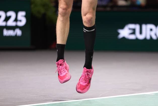 ROLEX PARIS MASTERS TENNIS 2025 Thierry Larret MAXPPP - Nanterre (92) 31 10 2025 Thierry Larret Maxppp. Tennis. Rolex Paris Masters. Paris La Defense, Nanterre (92). Du 25 octobre au 2 novembre 2025. Vendredi 31octobre 2025. Quart de Finale : Alexander BUBLIK (KAZ) vs Alex De MINAUR (AUS). illustration chaussures tennis Nanterre (92) PARIS LA DEFENSE ARENA ILE DE FRANCE FRANCE  Copyright: xMAXPPPxThierryxLarretx TLR202510316815 TLR202510316815