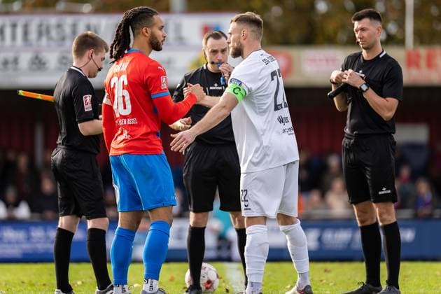 Soccer I Men I Season 2025 2026 I Regionalliga Nord I 17 Matchday I SV Drochtersen Assel SSV Jeddeloh l I 31 10 2025 Liam Giwah 26, SV Drochtersen Assel , Max Wegner 22, SSV Jeddeloh II Drochtersen Kehdinger Stadion Niedersachsen Germany Copyright: xLobeca JörgxStruwex