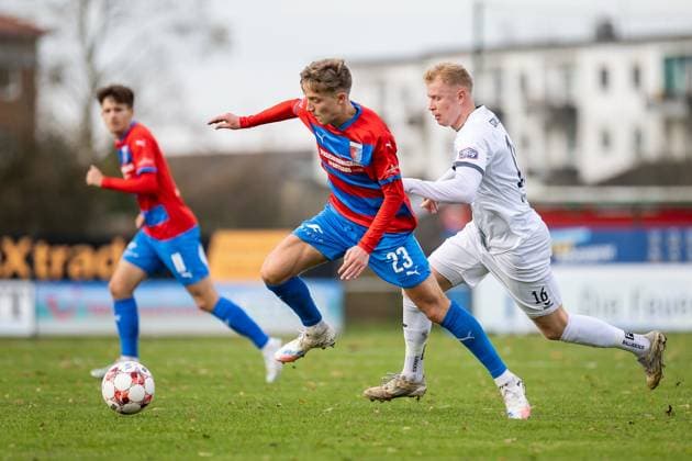 Soccer I Men I Season 2025 2026 I Regionalliga Nord I 17 Matchday I SV Drochtersen Assel SSV Jeddeloh l I 31 10 2025 Maximilian Benjamin Geißen 23, SV Drochtersen Assel , Robin Krolikowski 16, SSV Jeddeloh II Drochtersen Kehdinger Stadion Niedersachsen Germany Copyright: xLobeca JörgxStruwex