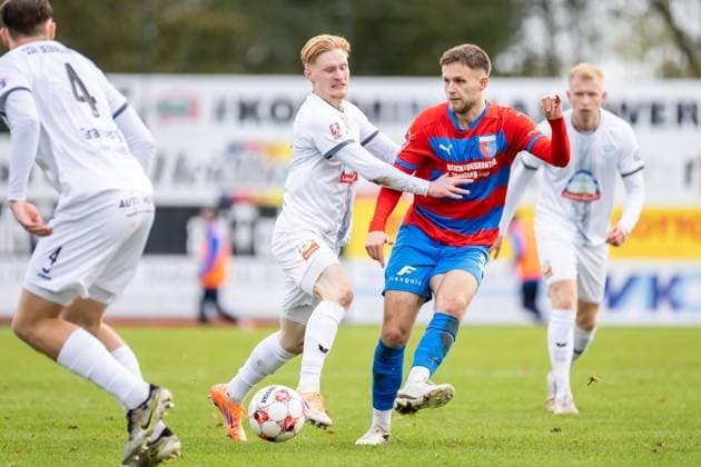 Soccer I Men I Season 2025 2026 I Regionalliga Nord I 17 Matchday I SV Drochtersen Assel SSV Jeddeloh l I 31 10 2025 Pascal Steinwender 27, SSV Jeddeloh II , Jannes Wulff 5, SV Drochtersen Assel Drochtersen Kehdinger Stadion Niedersachsen Germany Copyright: xLobeca JörgxStruwex