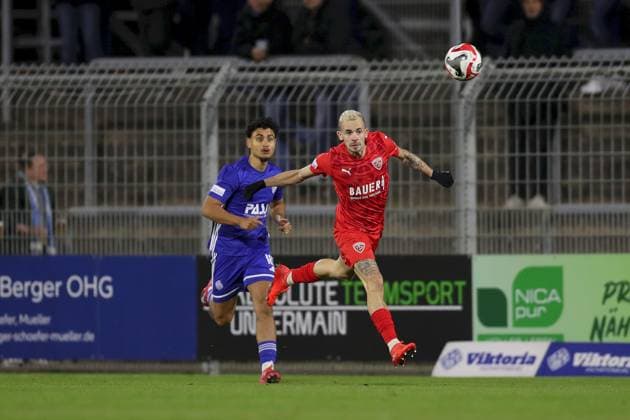 31 10 2025, xjcx, Men, Football, Season 2025 2026, Regionalliga Bayern, 16 Matchday SV Viktoria Aschaffenburg TSV Buchbach Sascha Hingerl 19, TSV Buchbach and Nino Cassaniti 18, SV Viktoria Aschaffenburg Aschaffenburg Stadion am Schoenbusch Bayern Germany